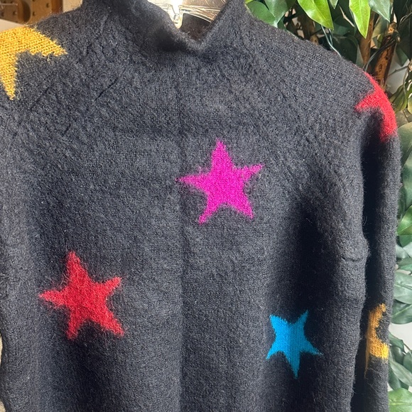 EUC Veda 100% Alpaca Wool Black Sweater with Multicolored Stars, M - Picture 5 of 10